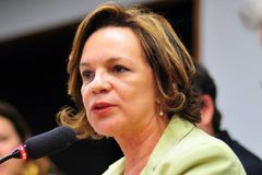 Nova secretária de mulheres é contra a legalização do aborto: "A vida começa na concepção"