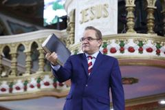 “Eu tenho respeito pela história do Lula", diz bispo Abner Ferreira