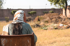 Afegã diz que Talibã continua indo “de porta em porta” para matar cristãos