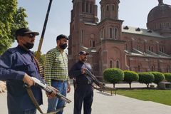 Igrejas no Paquistão reforçam segurança em prevenção a ataques extremistas no Natal