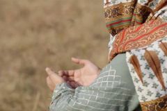 “Eles matam crentes”: afegã compartilha horrores do Talibã