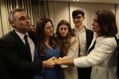 ‘Seja forte e corajoso’, diz primeira-dama ao ministro André Mendonça