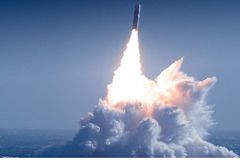 Países iniciam manobras secretas para treinar cenário de guerra nuclear