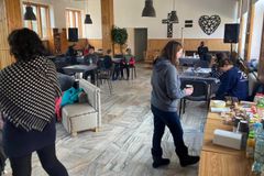 Pastor polonês abre igreja para refugiados ucranianos: 'Este é um momento espiritual'