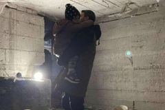 Estacionamento subterrâneo de igreja vira abrigo antiaéreo em Kiev