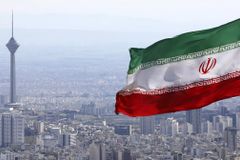 Em decisão histórica, Irã absolve 9 cristãos convertidos