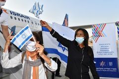 300 imigrantes ucranianos chegam a Israel