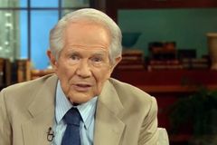 Pat Robertson diz que Ucrânia é preparação para ataque final contra Israel