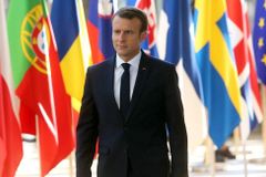 Evangélicos franceses apresentam 8 condenações para o voto presidencial