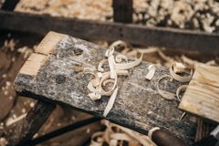 7 Ferramentas excelentes para fazer artesanato com madeira