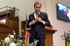 Entubado, apóstolo Paulo Moura sofre parada cardíaca