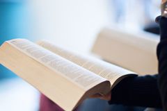 Jocum e SBB querem entregar Bíblias em 50 milhões de lares do Brasil até 2050