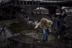 Igrejas ajudam moradores a escapar da guerra na Ucrânia