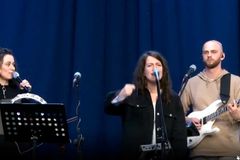 Vídeo: Ucranianos ainda conseguem se reunir para orar e adorar