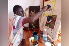 Perseguido pela família após se converter, pintor ganha estúdio de arte de ONG cristã