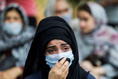 Talibã estuprou cadáveres de mulheres após tomar o Afeganistão, revela refugiada