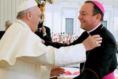 Bispo protegido por Francisco é condenado à prisão por abuso sexual