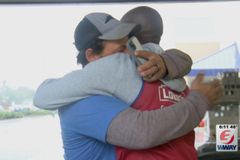 Cristão doou seu carro a um pai que pedalava 30 km para trabalhar