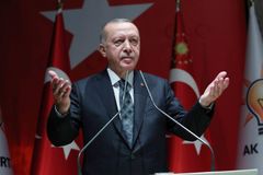 Turquia bombardeia antigas comunidades cristãs, forçando fuga