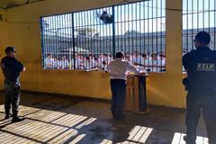 Amazonas: Presidiários buscam ‘mudar de vida’ por meio da fé