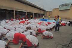 Mais de 600 detentos são batizados em um mês e relatam "avivamento na prisão"