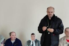 Líder ortodoxo é preso na Rússia por condenar invasão da Ucrânia em sermão