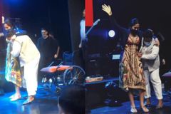 Paralítica levanta da cadeira de rodas em culto no RJ: "Jesus continua fazendo maravilhas"