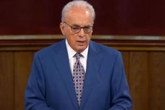 MacArthur adverte líderes sobre fazerem “o trabalho do diabo”