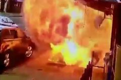 Homem sobrevive à explosão e amigos reconhecem milagre: "Deus o tirou do fogo"