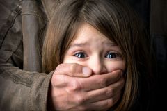 Projeto torna crime hediondo pedofilia exploração sexual infantil