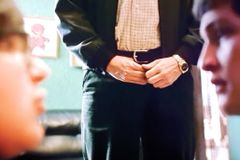 Netflix exibe filme de Danilo e Porchat relativizando pedofilia