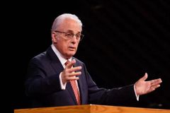Moralidade sexual: John MacArthur pede que pastores preguem tema