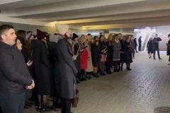 Jovens ucranianos e russos se unem em luta no "campo espiritual"