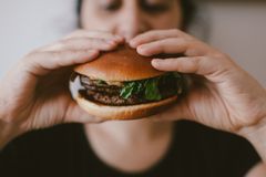 O perigo de saciar a fome por respostas no lugar errado
