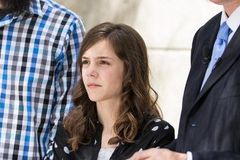 Estudante é proibida de mencionar a Bíblia durante aula, e escola se desculpa