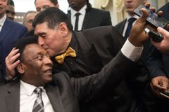 Pelé diz que espera encontrar com Diego Maradona no céu