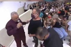 Homem cego e paraplégico é curado após oração de pastor