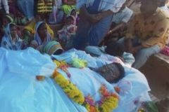 Índia: extremistas invadem casa de pastor e o matam a facadas