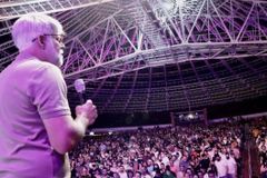 'Pesquisas são compradas’, desconfia pastor Claudio Duarte nas eleições