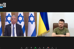 Zelensky pede armas a Israel e compara invasão ao Holocausto