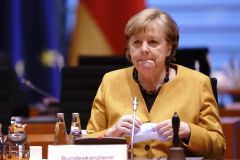 Merkel desiste de confinamento mais rígido na Alemanha e pede desculpas