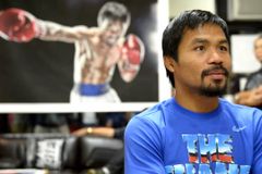 Boxeador cristão exorta repórter ateu após entrevista: "Há um Deus"