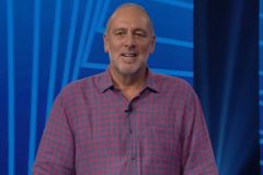 Fundador da Hillsong renuncia após acusações de má conduta