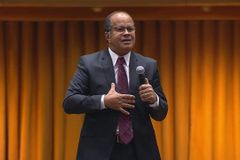 Bispo proíbe pastores de se casarem com mulheres "gordinhas"