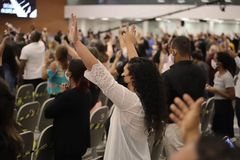 Veto de Doria é derrubado e atividades religiosas se tornam essenciais