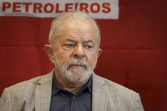 Petrobras é comparada a Jesus por Lula, que vê 'crucificação' da empresa