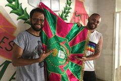Pastor de esquerda que desfilará na Mangueira recebe repúdio de líderes evangélicos do RJ | Notícias Gospel