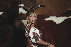 Beyoncé ilustra vídeo sobre magia negra e fãs acusam Record de racismo