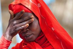 Mulher é morta pelo Estado Islâmico por ir ao mercado sozinha, com o rosto à mostra