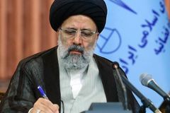 Irã diz que não vai negociar sobre acordo nuclear com potências mundiais